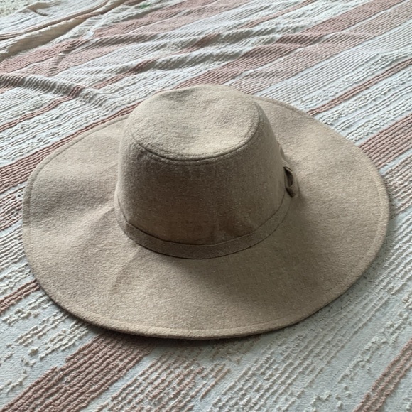 Woman’s Sunhat - Picture 3 of 5